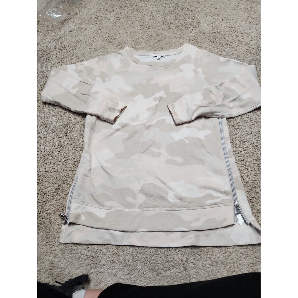 Stella & Dot camo sweatshirt